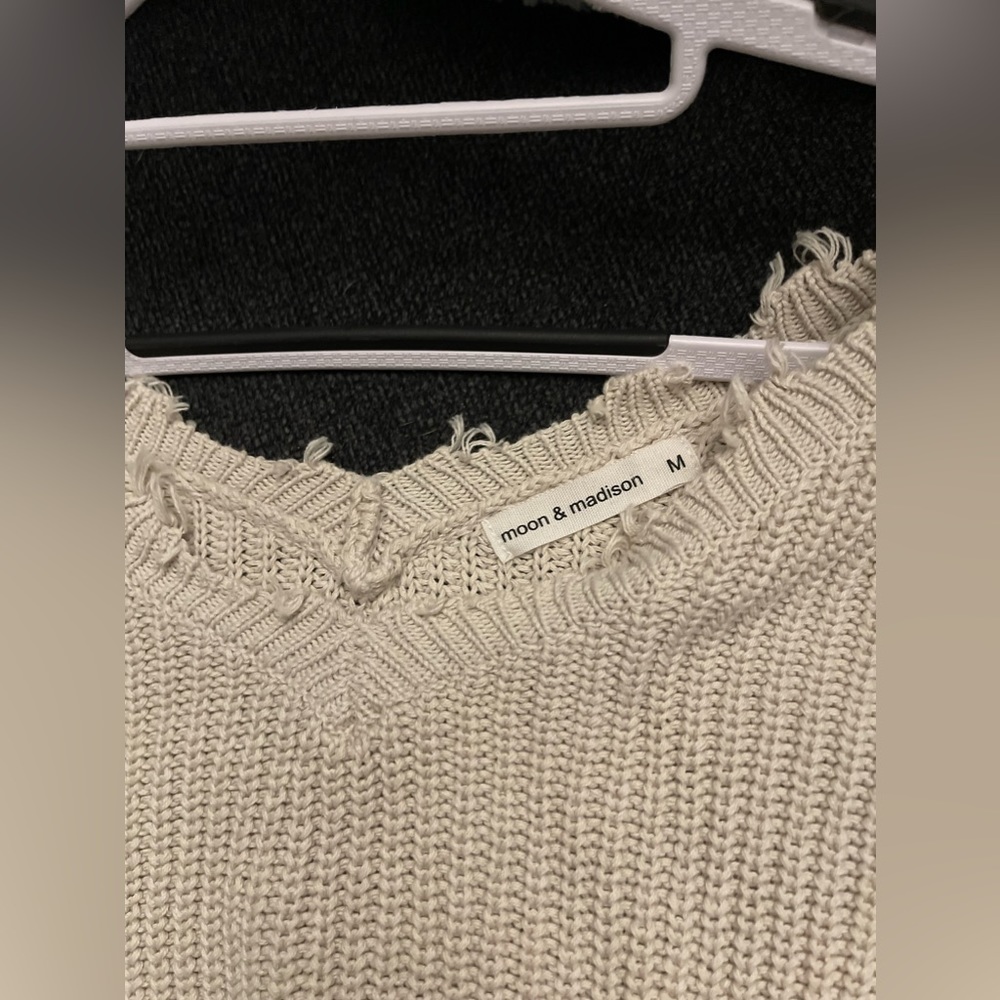 Distressed Cropped Sweater - Picture 3 of 5